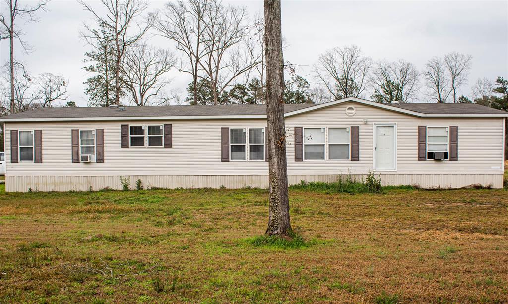 549 S State Hwy 146 Livingston, Texas Check out this 2015 modular house, built by Southern Energy Homes Inc.
This house sits on approximately 5 acres (unrestricted) with approximately 840 linear ft of hwy frontage to 146s. This property has the potential use to be used for commercial property. Don't miss out on this opportunity!