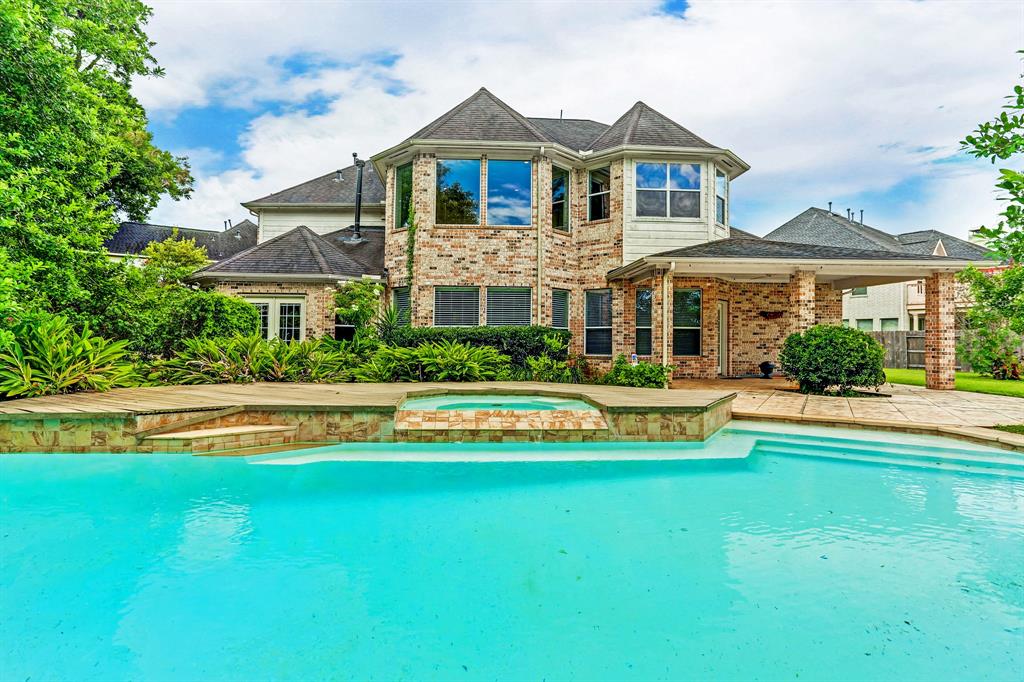 Houses in Orchard Lake Estates Sugar Land TX | Luxury Homes For Sale