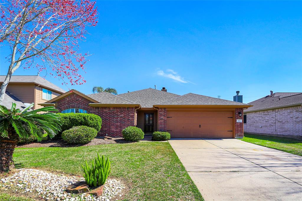 312 Cedar Lake Drive, League City, TX 77573