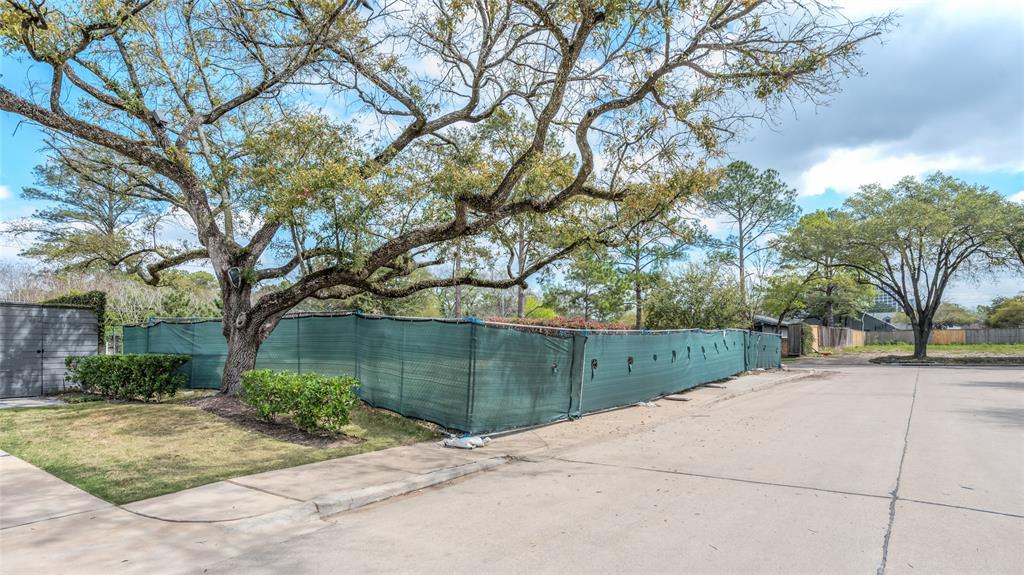 4002 Meadow Lake, Houston, TX 77027