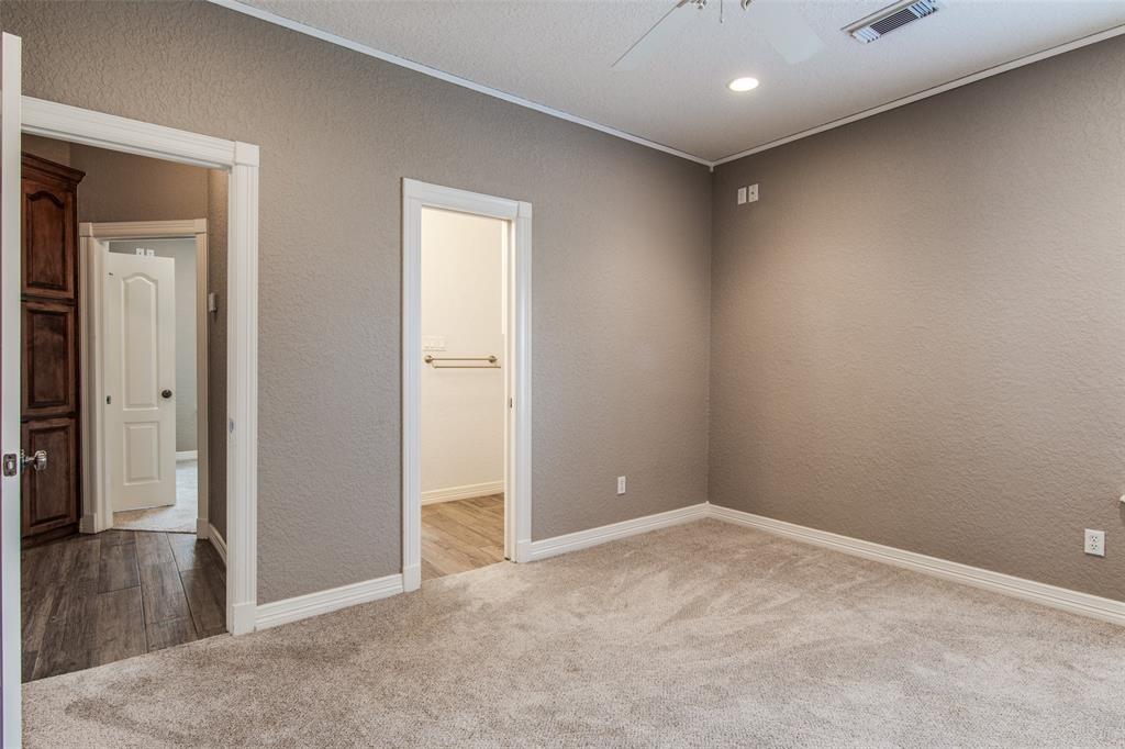 805 Heritage Oaks Drive, Angleton, TX 77515