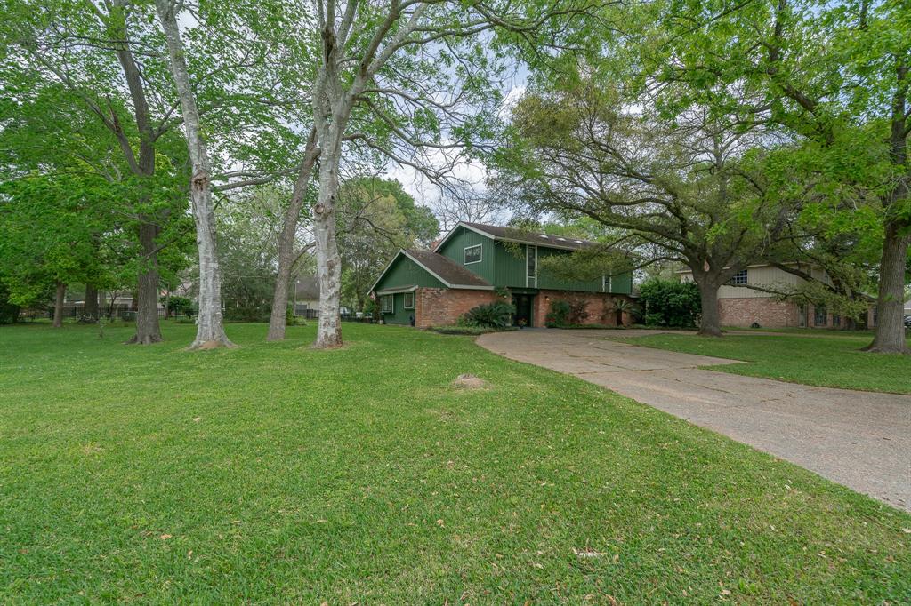 105 Saint Cloud Drive Friendswood Tx 77546