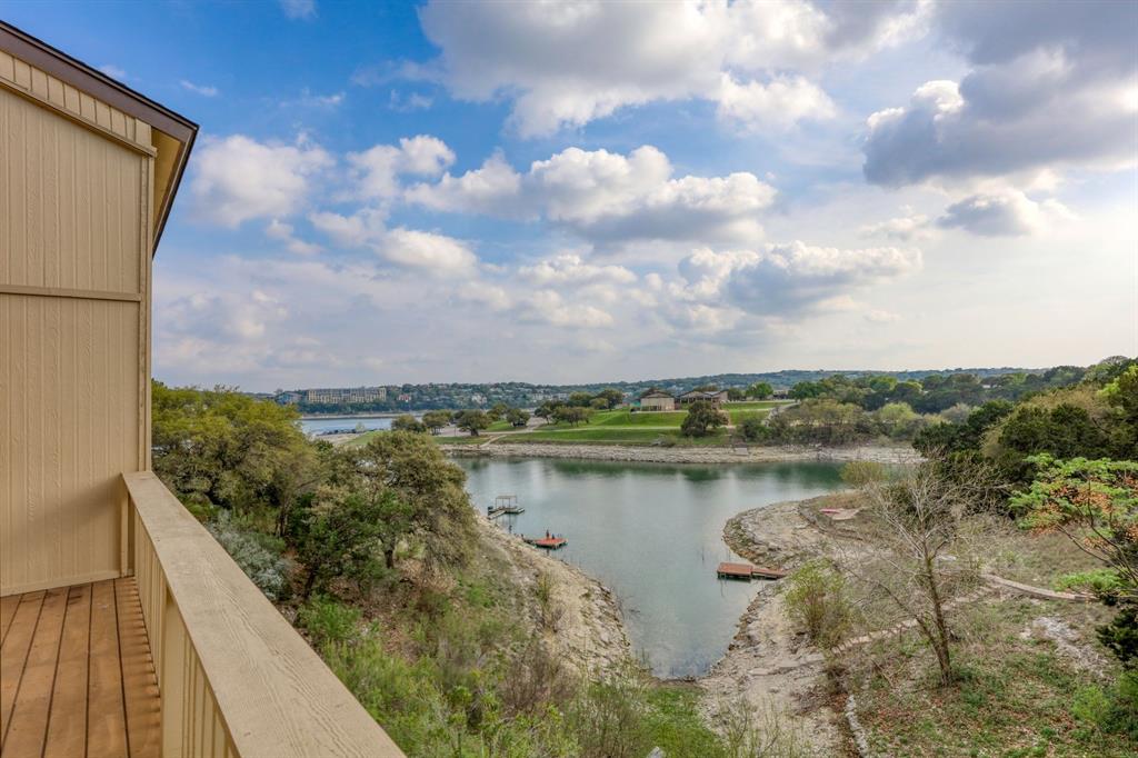 325 Venture Boulevard S, Point Venture, TX 78645