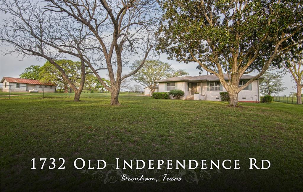 1732 Old Independence Road Brenham, Texas Set against the Rolling Hills and Pretty Views of Brenham, this recently updated 1960's Vintage Home delivers a dose of Nostalgia with today's Modern Elements. 1906 Sq/Ft, 3 Bedrooms, 2 Bathrooms, located on 6 Beautiful Acres with Stocked Fishing Pond. Located just steps from the City Limits. Hard to beat this location for Country Living with Conveniences of City Life.
Recent updates include:
*Interior repaint, *Exterior repaint, *New Quartz & Granite Counters, *New appliances in kitchen, *New tile work in kitchen, *New bathroom accessories & mirrors. *New carpeting in bedrooms & waterproof vinyl plank flooring in the rest of the house,*Replaced all door hardware with kwikset smartkey locks, *Replaced all cabinetry hardware, *New plumbing fixtures, water shut off valves and supply lines, *New electrical fixtures, outlets, and switches throughout, *Replaced & enlarged culvert at entry with 30’ wide access.
Bring your 4-H projects, Fishing Poles and start enjoying Country Life!