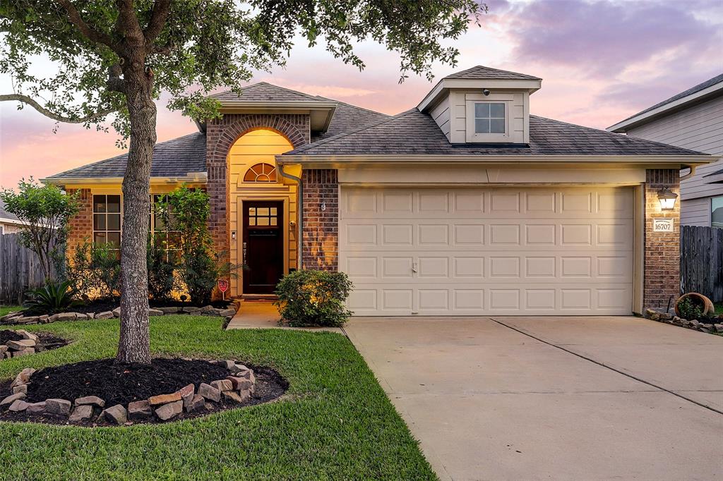 Sold 16707 Promenade Park Cypress Tx 77429 4 Beds 2 Full Baths 240000