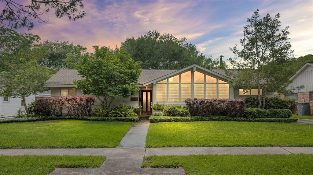 10806 Atwell Drive Houston Tx 77096 Har Com