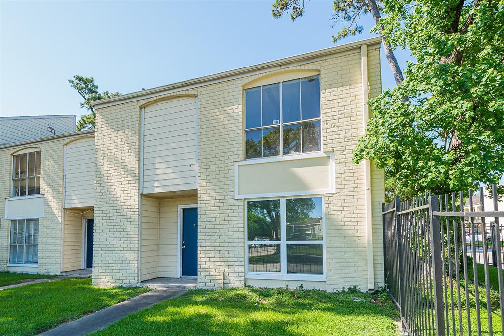 Sold 6200 W Tidwell Road, 2101, Houston, TX 77092 2 Beds / 1 Full