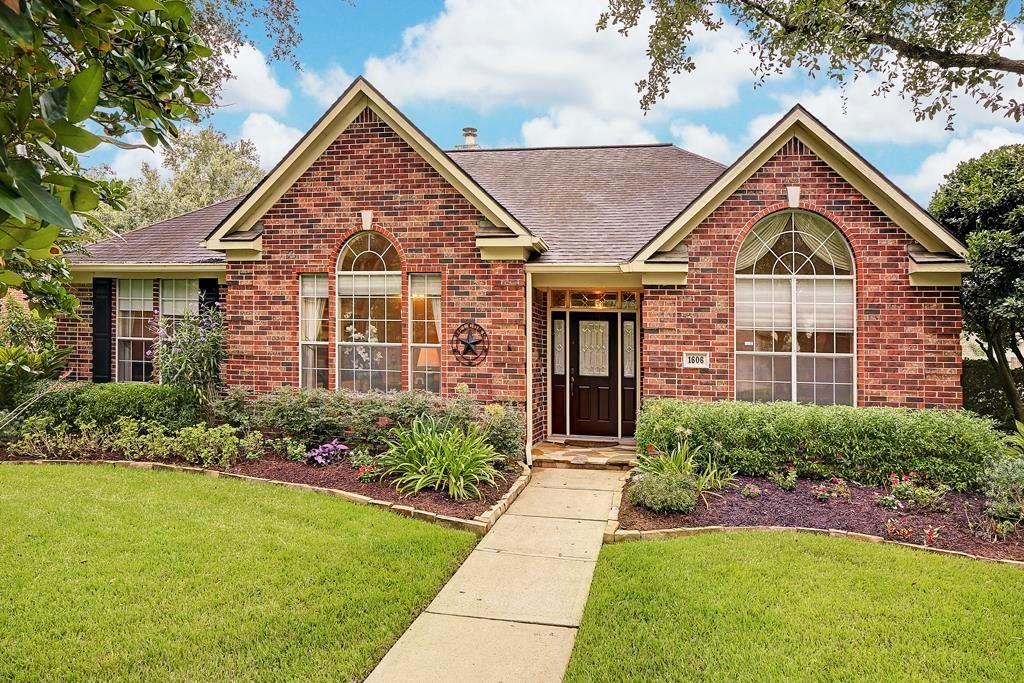 1 Story Homes for Sale in Friendswood TX | Mason Luxury Homes