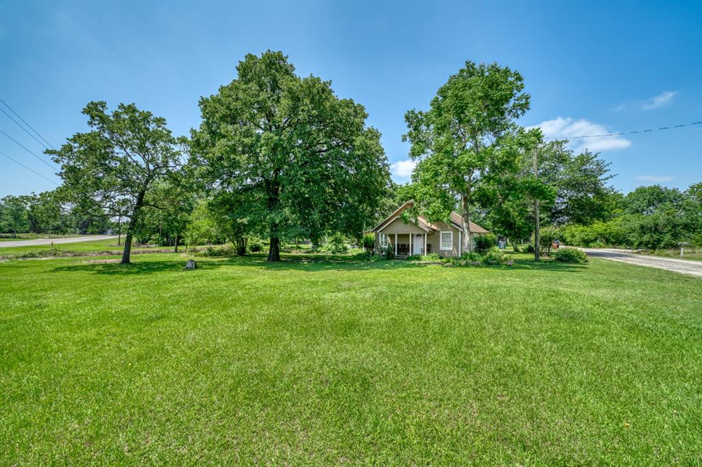 592 Burr Road, Madisonville, TX 77864 Coleman & Patterson