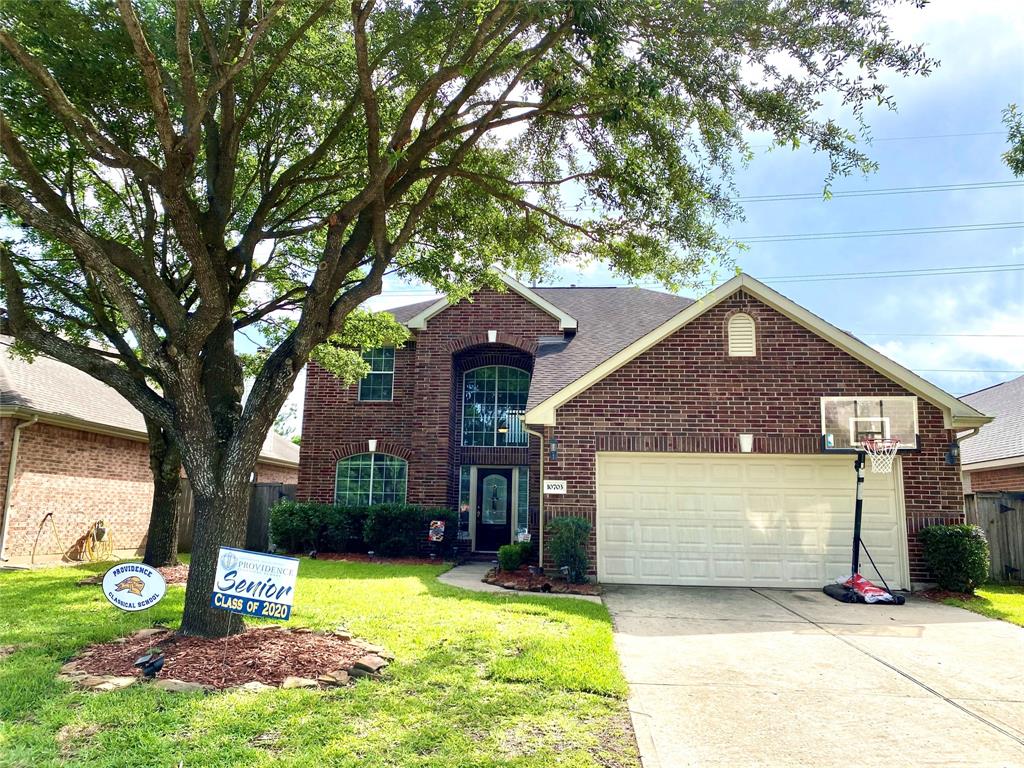 10703 Gilford Crest Drive Spring, Texas 2-story home in Gleannloch Farms! Rich laminates, high ceilings, stainless appliances, and a large yard! Tons of amenities in the neighborhood including golf, clubhouse, tennis, running/walking trails, lakes, and so much more! Zoned to acclaimed Klein schools. You will not want to miss out on the opportunity to live in such an incredible home in an awesome community!