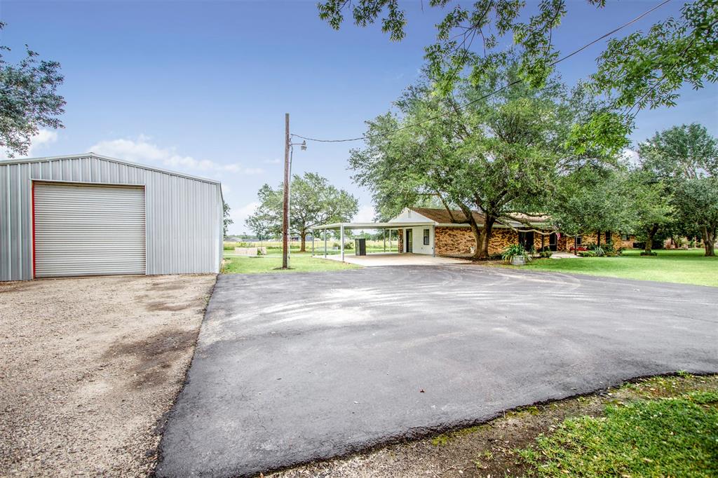 12224 E Hamshire Road, Hamshire, TX 77622