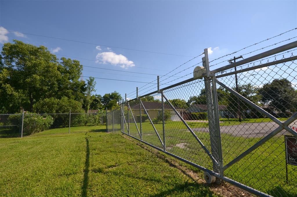 0 Broadhurst Drive, Houston, Texas 77047, ,Lots,For Sale,Broadhurst,81147608