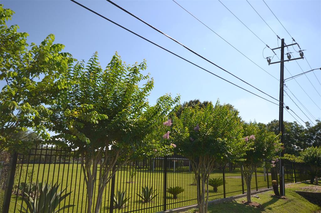 0 Broadhurst Drive, Houston, Texas 77047, ,Lots,For Sale,Broadhurst,81147608