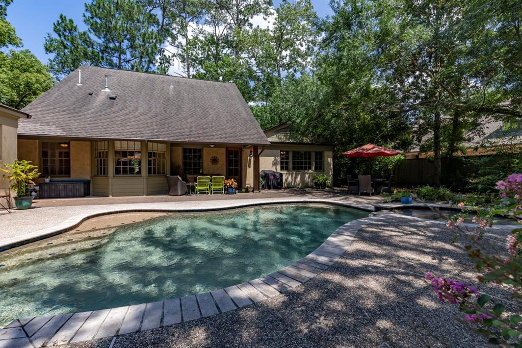 925 Thomas Road, Beaumont, TX 77706