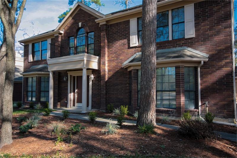 15 Copper Sage Circle The Woodlands, Texas Updated & meticulous home for lease in the desired school district of Galatas Elementary in Cochrans Crossing. Easy access to I45, shopping and schools. Kitchen has GE Stainless appliances, French door refrigerator, gas range, microwave and granite countertops. All bathrooms updated w/new granite and plumbing. Large master bedroom up w/large closet. Beautiful wood floors and tile throughout-NO carpet. Large laundry room off kitchen. Good size closets in all bedrooms. Custom deck & large private backyard.