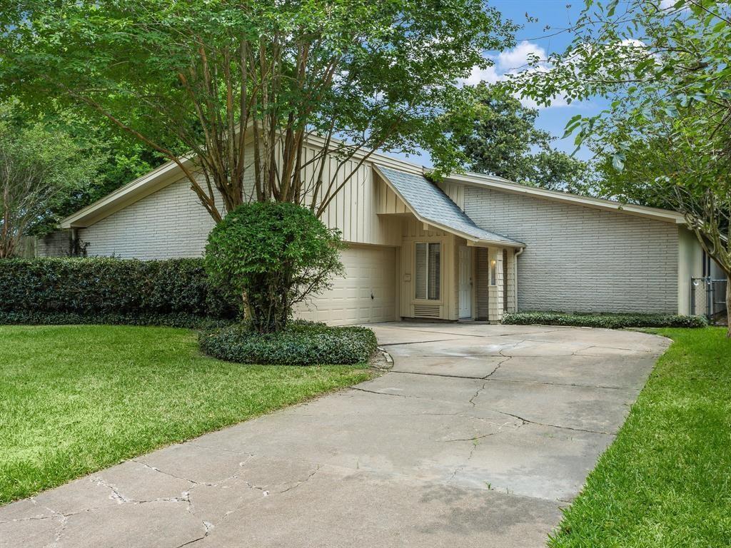 5615 Chantilly Lane, Houston, TX 77092