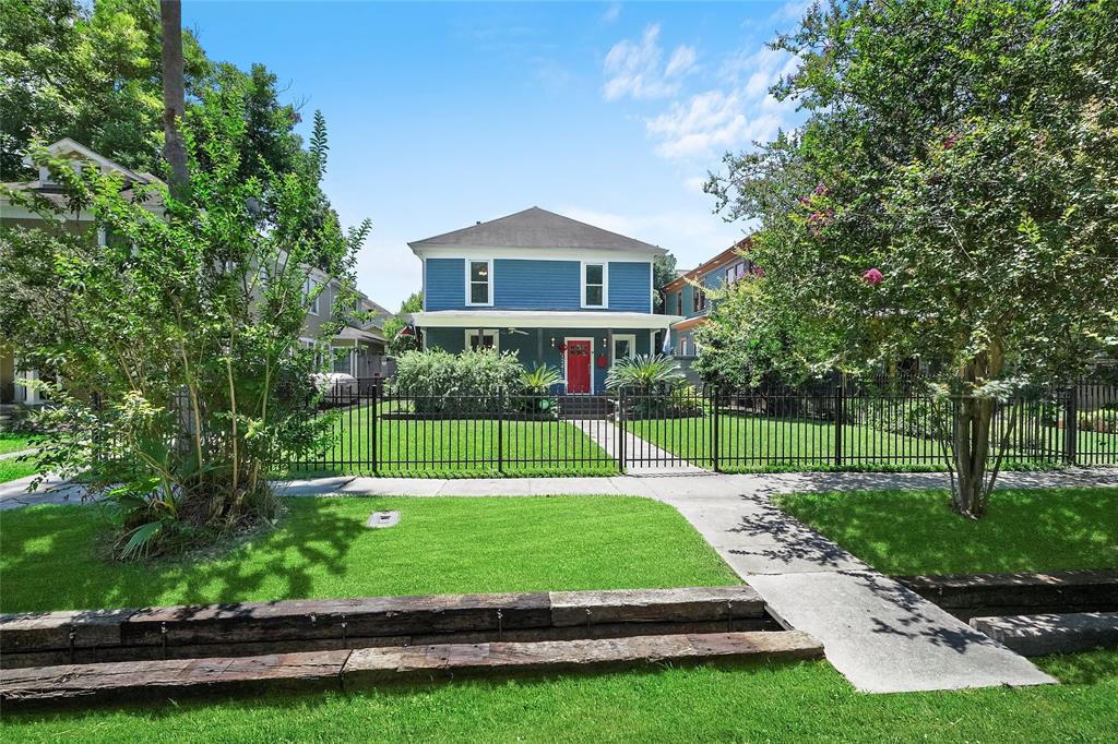Welcome to your Dream Heights home, situated on a tree lined street and zoned to Harvard. This 1920's house is full of character.