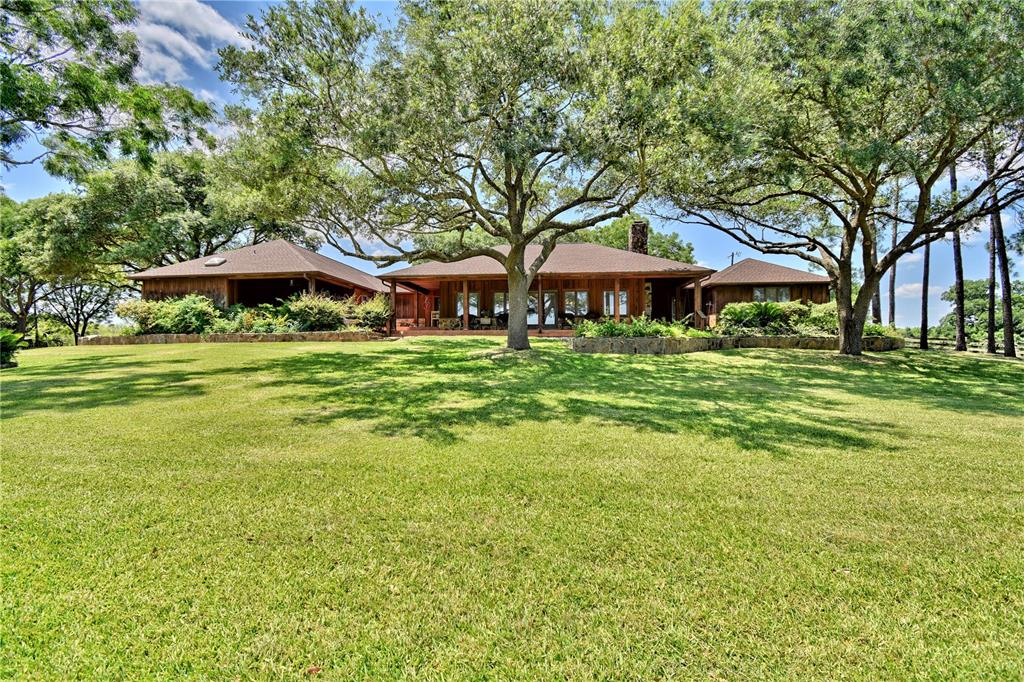 8855 Lake Drive Chappell Hill, Texas