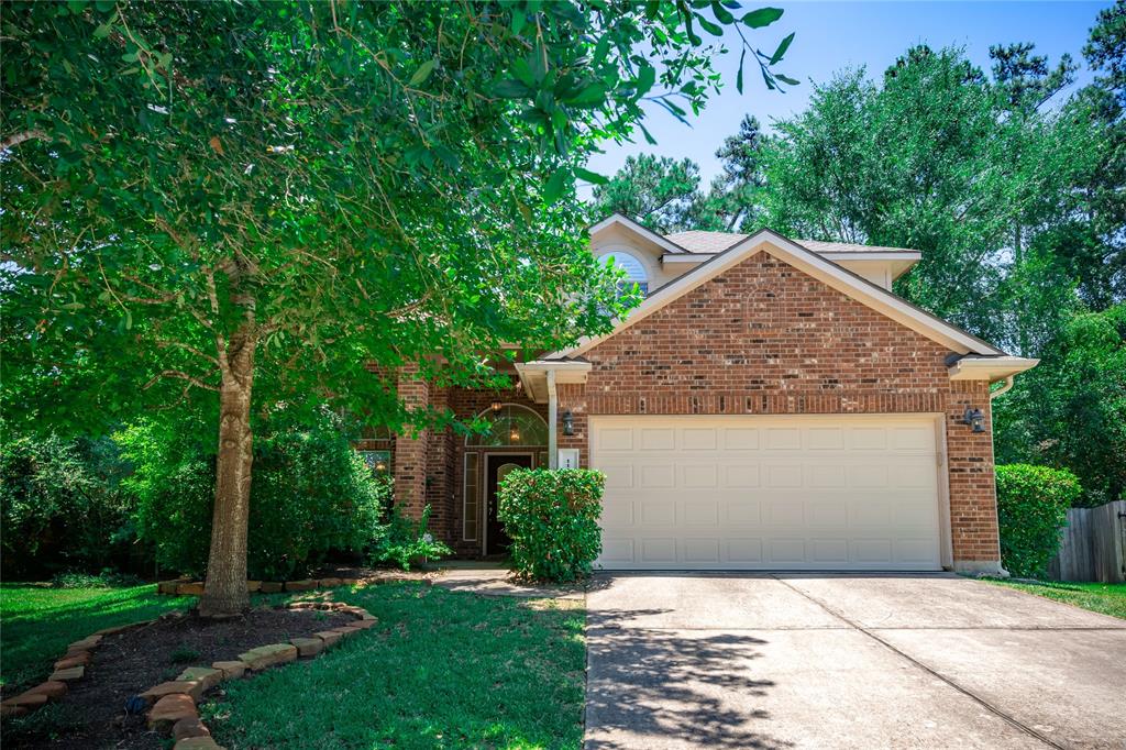 111 Regan Mead Court The Woodlands, Texas Beautiful home in the pristine Village of Sterling Ridge in The Woodlands. Nicely situated at the top of the cul-de-sac. This home features an over-sized yard backing to the greenbelt with a large deck - great for entertaining! Island kitchen with double ovens, granite counter tops, and a built-in desk. Generous sized rooms with 4 bedroom and 2.5 bath- master downstairs. Just a short walk to Coulson-Tough Elementary, The Woodlands Ninth Grade Campus, Cranbrook Pool and park, YMCA the Library, and the Park N Ride. Convenience is key! Washer, Dryer and Refrigerator included.