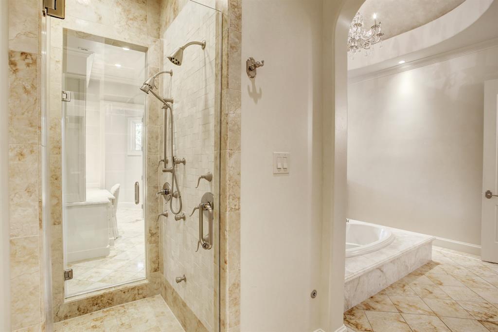 5457 Lynbrook Drive Houston Tx 77056 Har Com