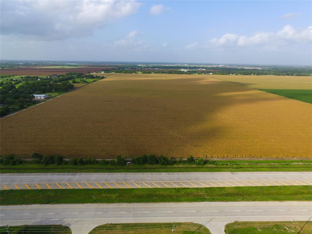 Spur 10 Road Rosenberg, Texas Fantastic tract located on Spur 10! 23 acres with app. 500' of road frontage. Located near the upcoming Dollar Tree distribution warehouse. Currently in ag exemption.