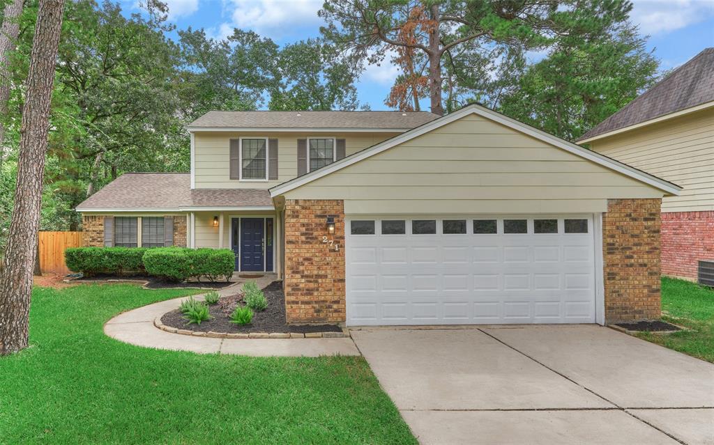 271 E Rainbow Ridge Circle The Woodlands, Texas Amazingly updated light and bright 4 bedroom 2-story. Superb floor plan and beautiful condition. Master suite on the 1st floor features a gorgeously updated bathroom with a free standing tub and glass walk-in shower, updated counters/cabinet/lighting & mirrors + 2 closets. Beautiful neutral large tile throughout the 1s floor except the master. Spacious den features a fireplace + wet bar and storage . Cooks delight kitchen has a gas stove, tons of cabinets and counterspace Granite counters + Refrigerator included. Chic updated light fixtures and fans. Good sized breakfast area + a formal dining room or can be an additional living/entertaining space. Upstairs there is a huge gameroom + 3 additional oversized bedrooms. Fresh exterior and recent interior paint. Backs to the Greenbelt therefore No behind neighbor's. Children can walk to exemplary David Elementary. Pets considered with a deposit.