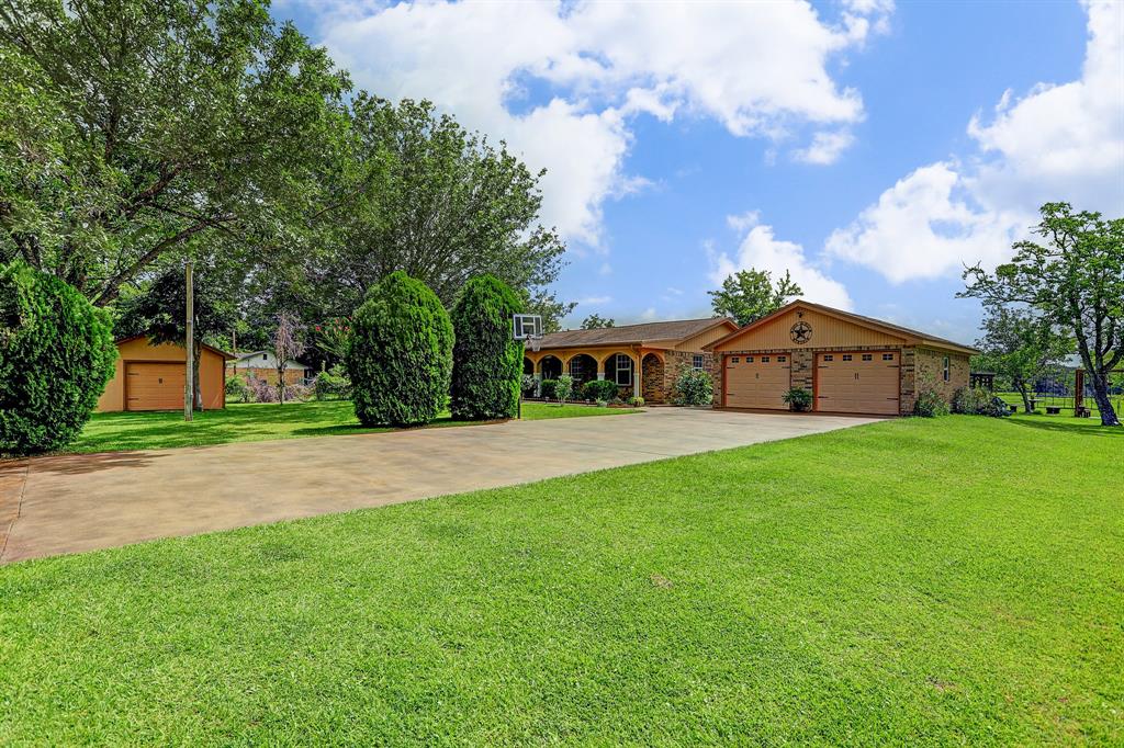 6815 Avenue C 1/2, Santa Fe, TX 77510 - HAR.com