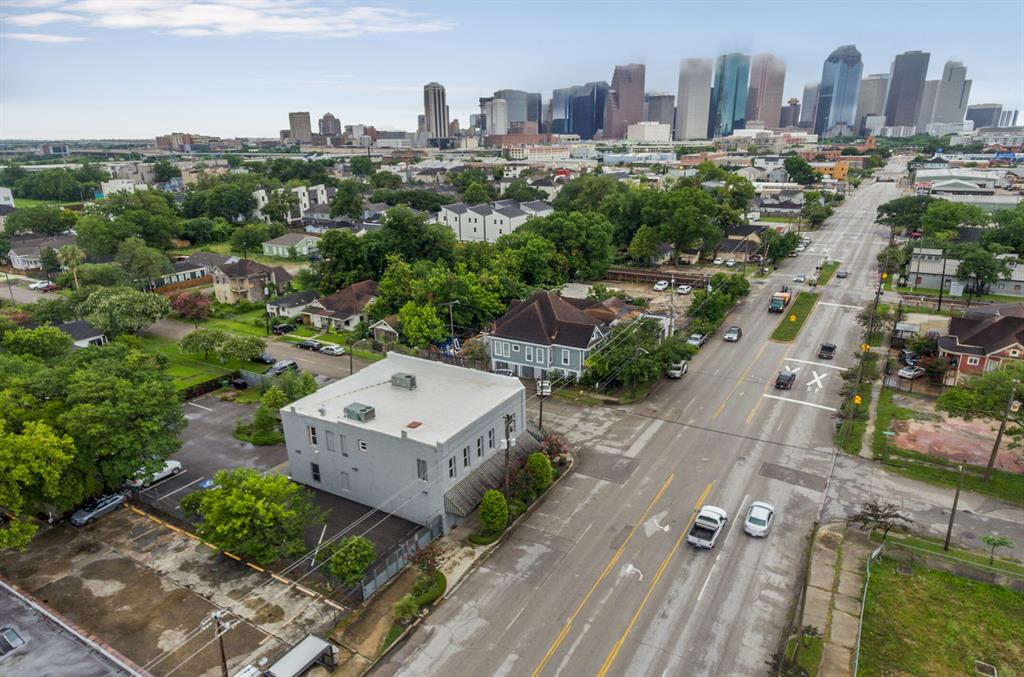 1702 Houston Avenue, Houston, TX 77007