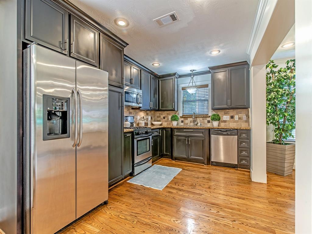 Granite countertops, room to add a decorative island piece to prep food and all appliances included!
