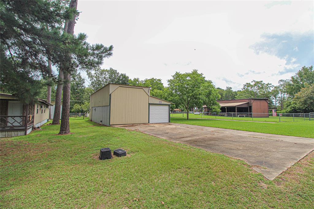 161 S Lakeside Drive, Trinity, TX 75862