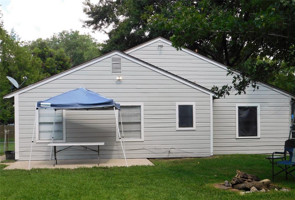 1209 N Tinsley Street Angleton Tx 77515 Har Com