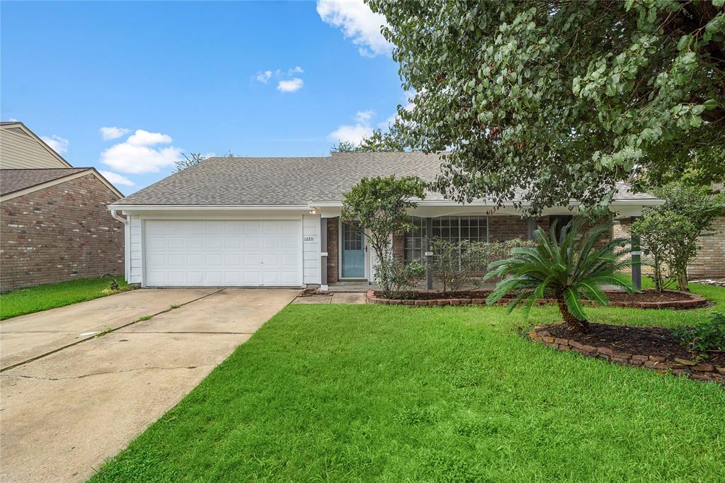 12211 Flaxen Drive Houston Tx 77065 Har Com