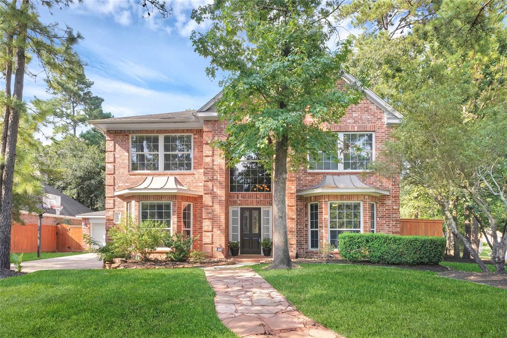 2 Shady Pond Place The Woodlands, Texas Stunning 4 bedroom home in the highly desired neighborhood of Alden Woods. This home boasts a completely remodeled garage made into a mother-in-law suite (casita) with a full bath, kitchen and huge living area. Can be used for extended guests or an amazing game room. Over $110,000 in renovations which also includes a huge extended covered back patio and an enlarged 2 car garage to replace the converted one. Just updated primary bathroom, fresh paint & a study with french doors which even has a built-in Murphy bed! Large, private backyard with a gorgeous pool. Open floor plan with granite countertops, stainless steel appliances & gas cook top. Adjacent to school bus stop zoned to exemplary CISD schools. Great family home in an awesome location close to everything The Woodlands has to offer.