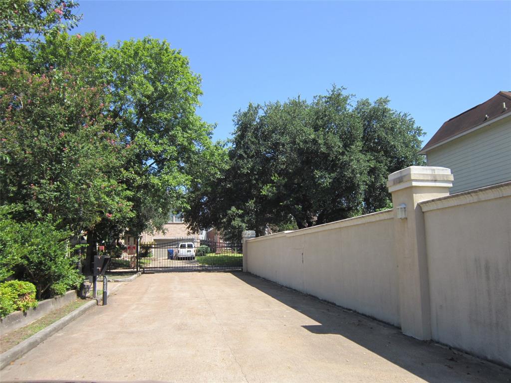 4444 Victory Drive, Houston, TX 77088