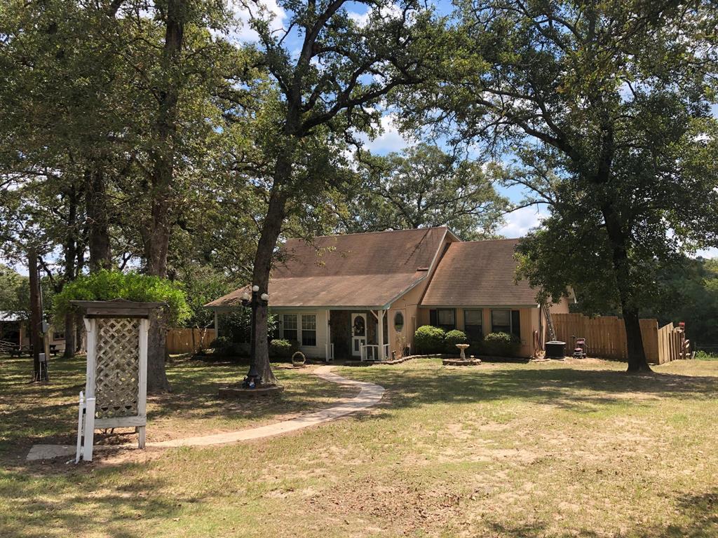 5253 County Road 365 Buffalo, Texas Buffalo/Centerville - 3 BED 2.5 BATH on 14+/-AC.
Nice Clean Home in a Great location being located in the quiet Smith Crossing area.
This Home sits on a beautiful 14+/-AC that features a equipment shed, detached garage and a nice pond that can be maintained by the private well.
The property is half wooded and half improved pasture giving it the ability to have livestock in the front and can be used for hunting in the wooded area.
The two story house is well kept and had a big Primary Bedroom down stairs separated by the two other bedrooms upstairs.
There is also a sun room that was added that is great for sitting back and enjoying the deer and other wildlife that is seen daily.
Great Place in a nice and quiet area.
