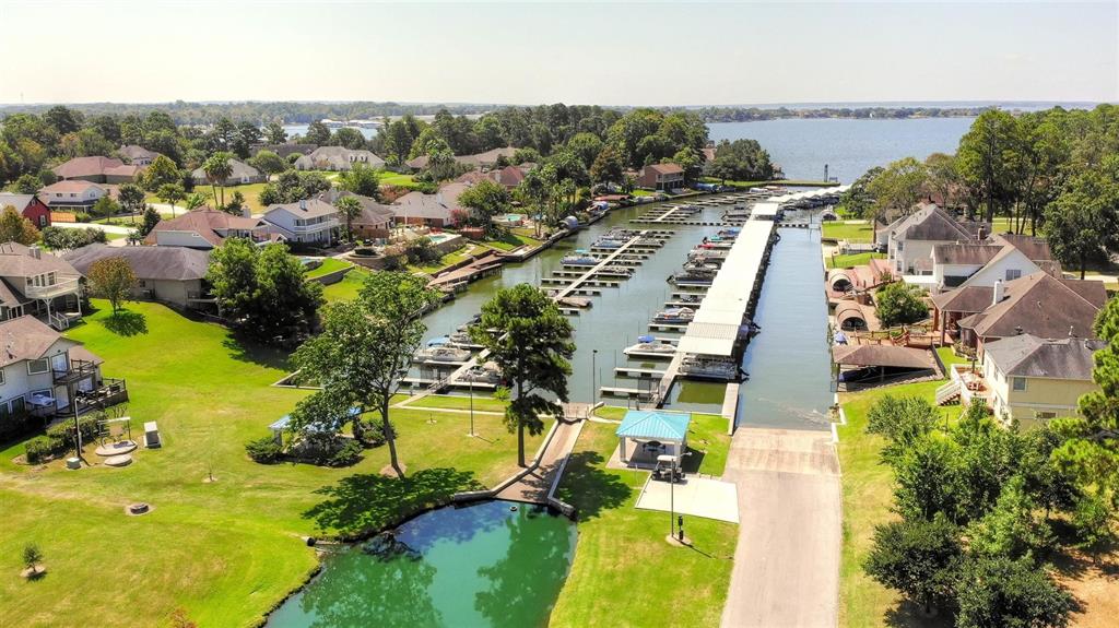 13071 Point Aquarius Boulevard, Willis, TX 77318