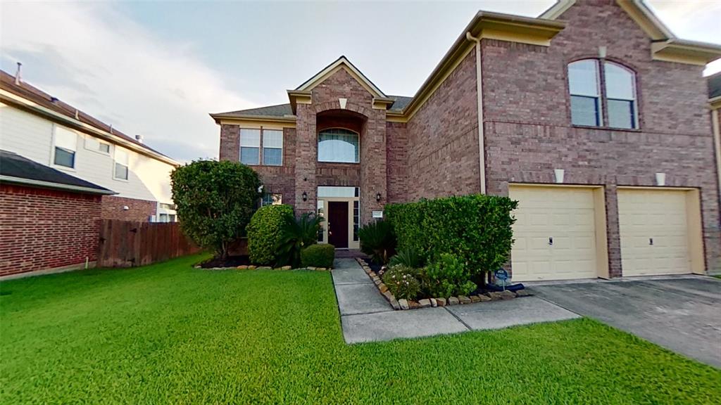 6207 Stone Hill Road Spring, Texas Great opportunity to lease a beautiful home with many updated features. This home is located in the sought after Auburn Lakes neighborhood. Fantastic kitchen with tons of cabinet space, stainless steel appliances, large breakfast bar. 4 beds, 2.5 baths, new carpet, new paint. East access to the Grand Parkway, walking/jogging trails, neighborhood pool, splash pad, tennis courts. This home is zoned to French Elem., Hofius Intermediate, and Klein Oak high school.
