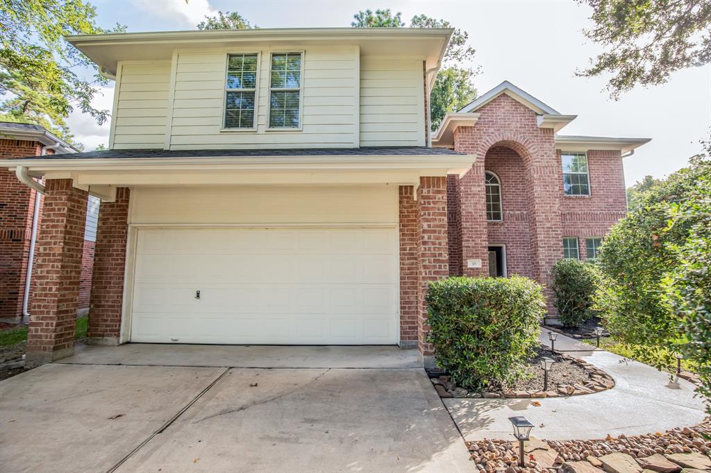 18 Bowie Bend Court Conroe, Texas IMMACULATE 4 BEDROOM HOME IN MUCH DESIRED HARPERS LANDING ON A PEACEFUL CUL-DE-SAC. THIS HOME FEATURES A SPECTACULAR KITCHEN WITH CHERRY CABINETS, GRANITE COUNTERTOPS, BACKSPLASH AND STAINLESS STEEL APPLIANCES. YOU'LL ENJOY FAMILY TIME IN THE LARGE FAMILY ROOM AND THE SPACIOUS & TRANQUIL BACK YARD WITH FLAGSTONE PATIO OR RELAX IN THE LARGE PRIMARY SUITE. THE STUDY/OFFICE IS PERFECT FOR WORKING FROM HOME OR HOME SCHOOLING. AN ADDED BONUS ARE THE BUILT-INS & PAINTED FLOOR IN THE GARAGE, THE WATER SOFTENER AND REVERSE OSMOSIS. YOU'LL LOVE THE CONVENIENCE OF MANY NEARBY HOSPITALS, RETAIL STORES, RESTAURANTS, THE WOODLANDS MALL, PARKS & RECREATIONAL AREAS AND SO MUCH MORE. EASY ACCESS TO I-45, FM 242, HARDY TOLL RD., AND THE GRAND PARKWAY.