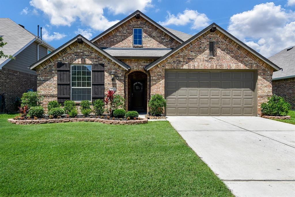 29518 Whitebrush Trace Drive Spring, Texas Beautiful Highland Home "Dorchester" plan ready for immediate occupancy!! Just 5 minutes from the Grand Parkway. Open concept with 4 bedrooms and 3 full bathrooms. All bedrooms have walk-in closets and there are multiple storage closets throughout. Study with double doors off the dining room can be used for an office or game room. Master bath has large shower, separate over-sized garden tub, double sinks with vanity area and huge walk-in closet. Seamless wood look tile throughout with carpet in the bedrooms. Granite counter tops. Washer/Dryer and refrigerator included. Full sprinkler system. Wright's Landing has a subdivision pool, splash pad, covered picnic area, playground and a beautiful wooded park at the end of the street from the house.