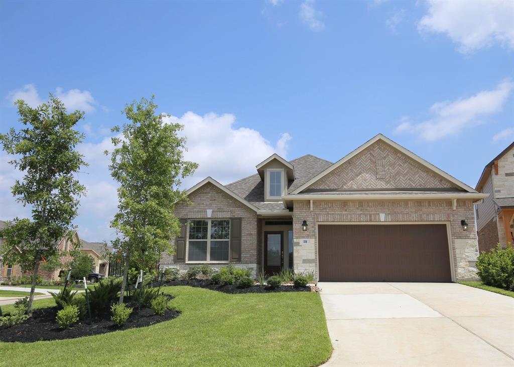 18 Salado Vista Court Magnolia, Texas The Woodlands: May Valley is a single-family home community within the Master Planned community The Woodlands, Tx. This one-story, energy efficient Beazer Home, Cameron model, is on a corner lot in a cul-de-sac. A spacious 4 bedrooms, 2 bath, open floorplan, island kitchen, mud room from garage entrance, garden tub in Master bath with separate shower, double sinks; Located near world class shopping, dining, entertainment, top-rated Magnolia ISD schools; This community features an area water park, playground, tennis courts, basketball courts, dog park & walking trails.