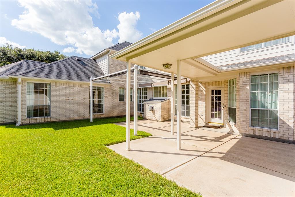 1931 2 Shoreline Drive, Missouri City, Texas 77459, 6 Bedrooms Bedrooms, 6 Rooms Rooms,4 BathroomsBathrooms,Single-family,For Sale,Shoreline,24306940