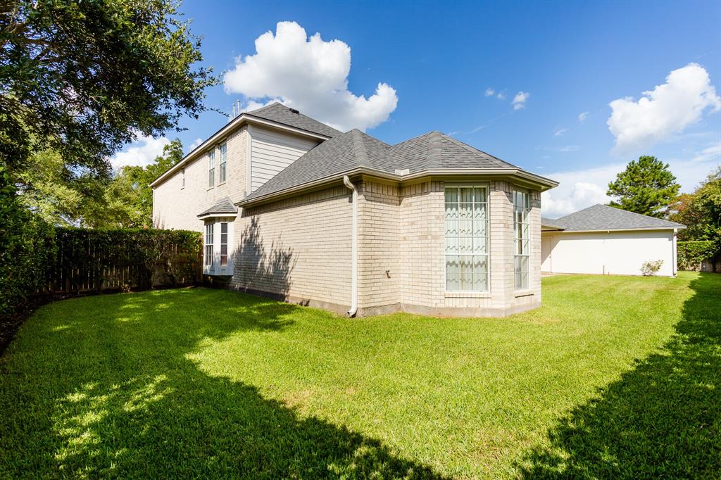 1931 2 Shoreline Drive, Missouri City, Texas 77459, 6 Bedrooms Bedrooms, 6 Rooms Rooms,4 BathroomsBathrooms,Single-family,For Sale,Shoreline,24306940