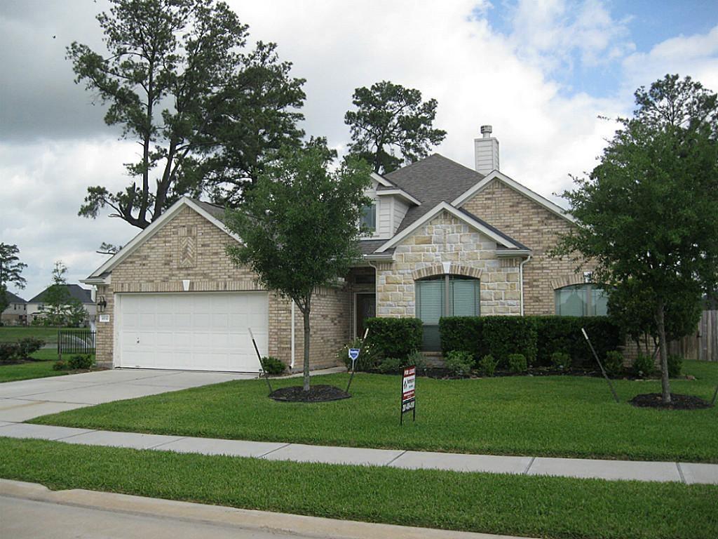 4530 Countrycrossing Drive Spring, Texas Comfortable one-story waterfront home with easy access to I-45. Raised ceilings add to the sense of openness. A true home-office space for COVID remote working. Award winning Klein ISD schools.