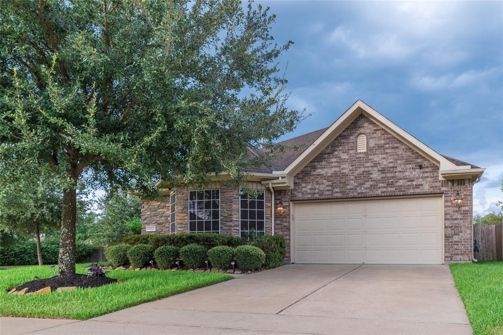 19626 Valkyrie Drive Spring, Texas Move in Ready! Welcome to this well maintained one story home in beautiful Villages of Senterra Lakes. Located on a corner, build with stone and brick. Home has wood floors in formal dining and all bedrooms, huge granite kitchen with stainless steel appliances and walk in pantry. Crown molding and high ceiling. Double sinks in Primary bedroom, jetted tub, separate shower. Sprinkler system, stunning pergola, beautiful landscaping, no back neighbors. Not in flood zone, Never flooded. Amenities : swimming pool, tennis court, playground, lakes, jogging trails and clubhouse. Convenient to The Woodlands, The Vintage, Exxon and HP campus. Easy access to I45, 249 and Grant Pkwy 99.