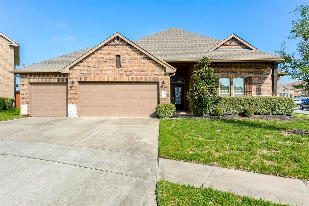24511 Rossmore Hill Court Spring, Texas 2015 DR Horton home with a stone and brick elevation, 3 car garage in Cud-De-Sac. One bedroom has wood floor, which could be your study room. Ceiling fan in every room include patio. The kitchen is equipped w/Built-In Stainless Steel Appliances , Double Ovens. Full sprinkler system. Refrigerator is included. High ranked Klein ISD. New French elementary school is within walking distance. The community swimming pool opens during the summer. Only 15 min to The Woodlands mall!