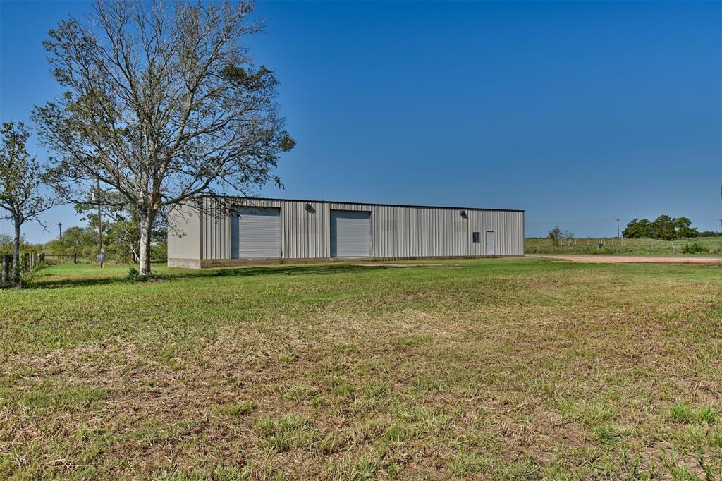 1017 County Road 209 Giddings, Texas Great business opportunity!! This 5,000 square foot building is a blank slate. With a large lot and a parking lot, you could easily operate a business out of it. Great exposure being on the corner of FM 2239 and CR 209.
