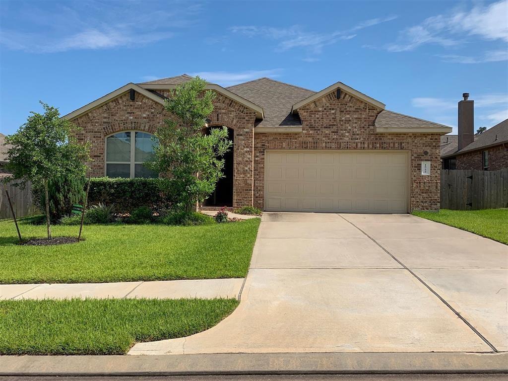 1522 Heartwood Drive Conroe, Texas Immaculate rental in highly desired Jacobs Reserve! Fully upgraded 1 story 4/3/2 is epitome of refined elegance! Designer touches throughout! The foyer welcomes you warmly into open concept dining, kitchen and family area. Beautifully integrated with the family room, the upgraded kitchen features stainless steel appliances that includes the refrigerator and built in microwave, island, granite countertops w/tile backsplash, and custom built cabinets. Bonus room that can be used as 5th bedroom or study. Large utility room with washer and dryer included. Split floor plan that includes Spacious master suite with entrance to the outdoor covered patio. Sprinkler system and Fenced backyard! Lawn mowing is included in the rent! Beautiful and Quiet Neighborhood with easy access to I45, zoned to The Woodlands Schools! NO PETS ALLOWED!