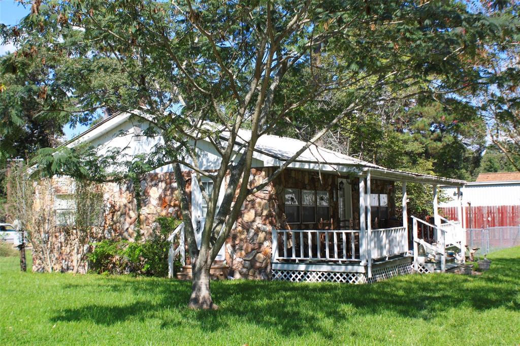 258 Pine Harbor Drive, Onalaska, TX 77360