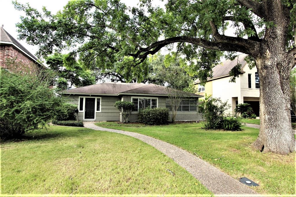 Sold: 4504 Maple Street, Bellaire, TX 77401 | 4 Beds / 2 Full Baths ...