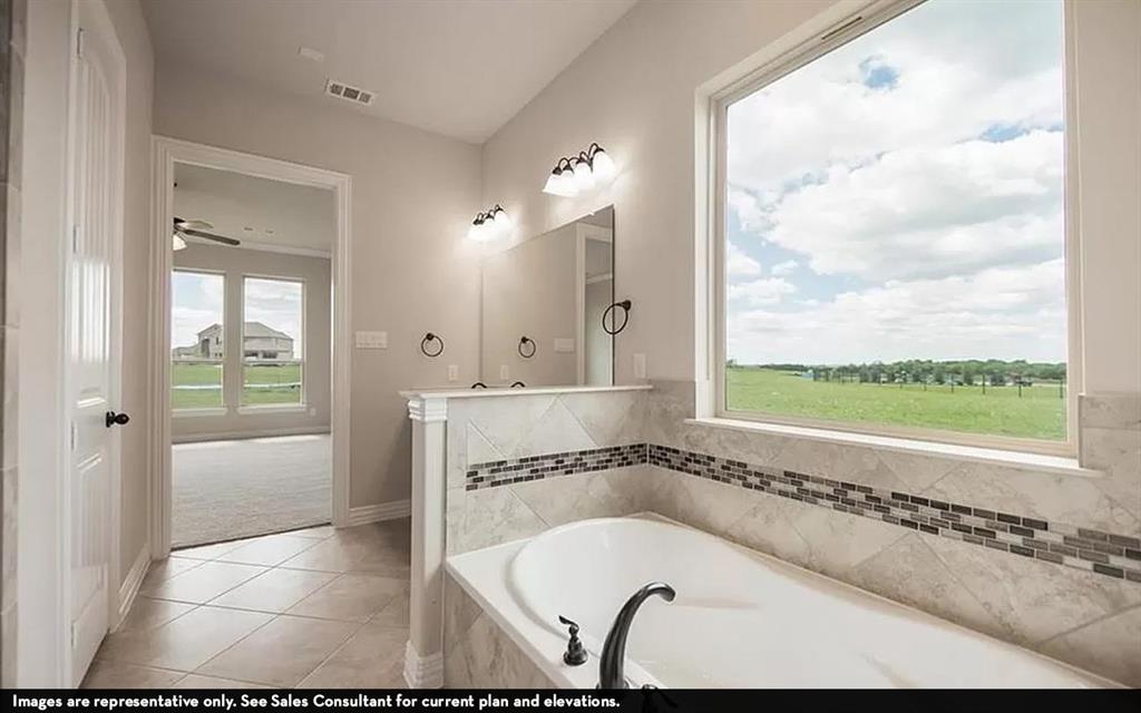 1138 2 Lakeland Circle, Rosharon, Texas 77583, 4 Bedrooms Bedrooms, 9 Rooms Rooms,3 BathroomsBathrooms,Single-family,For Sale,Lakeland Circle,69279006